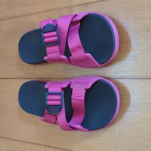 Chaco Chillos Slides
